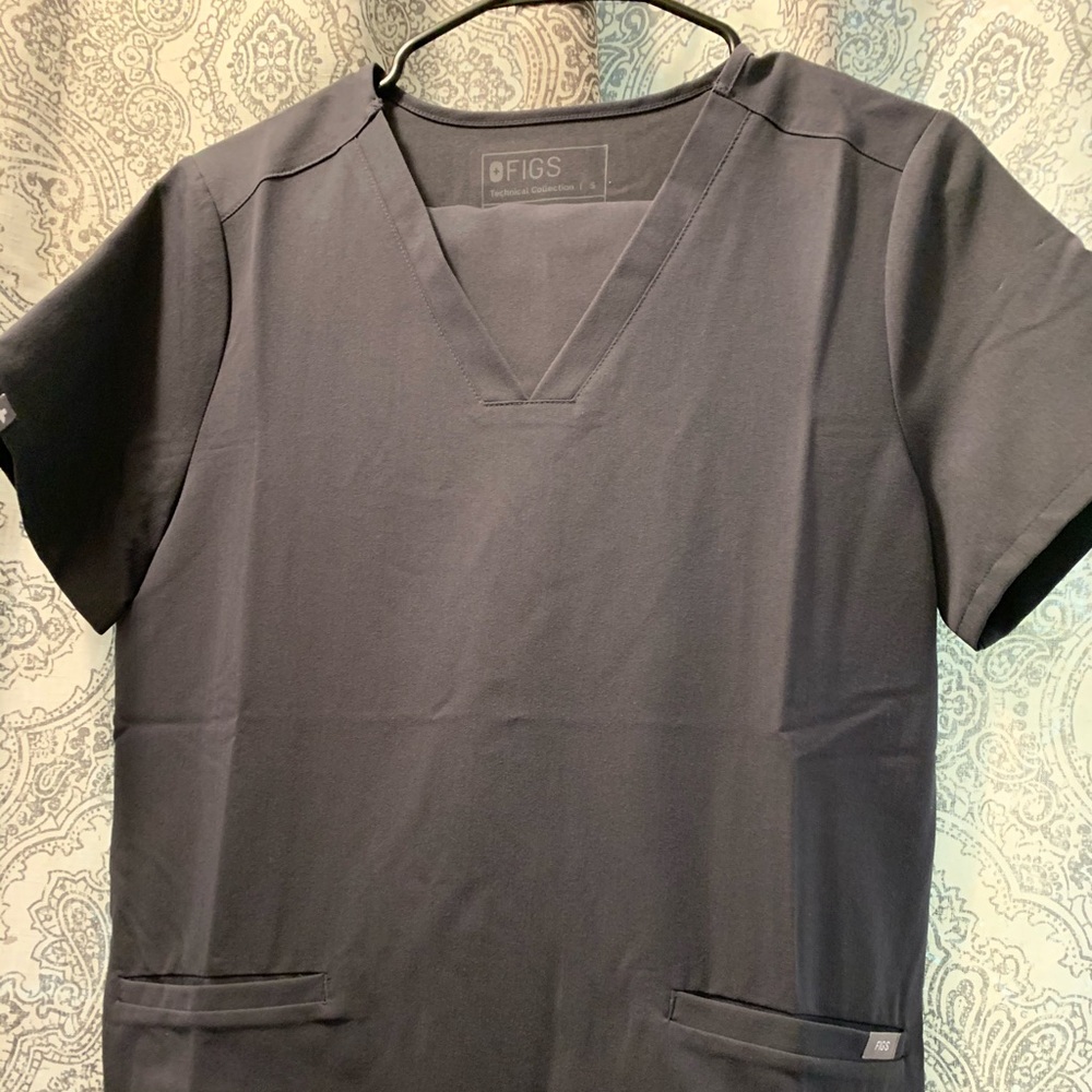FIGS scrub top